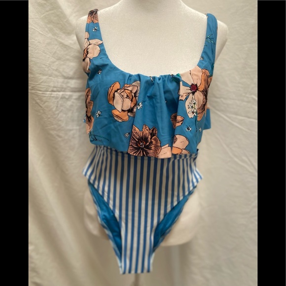 🔥NWT-Blue Floral Ruffle Mid Waisted Two Piece Bathing Suit🔥 - Picture 3 of 8